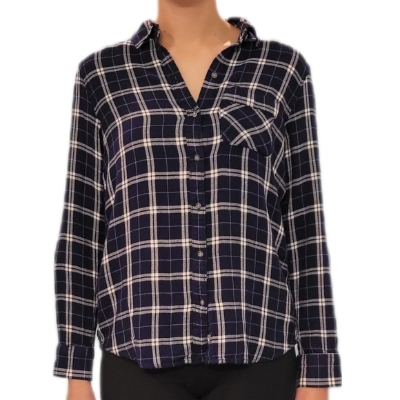 Eddie Bauer Women's blue/white plaid button down‎ shirt size Medium - Picture 1 of 9